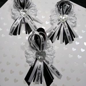 25 Happily Ever After Bridal Corsages/Capias